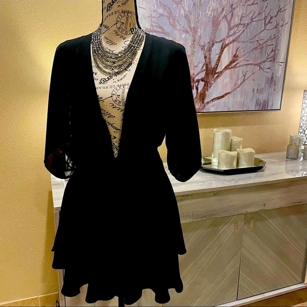 Paris & Me Black Deep-V Short Jumper/ Romper- SZ LG